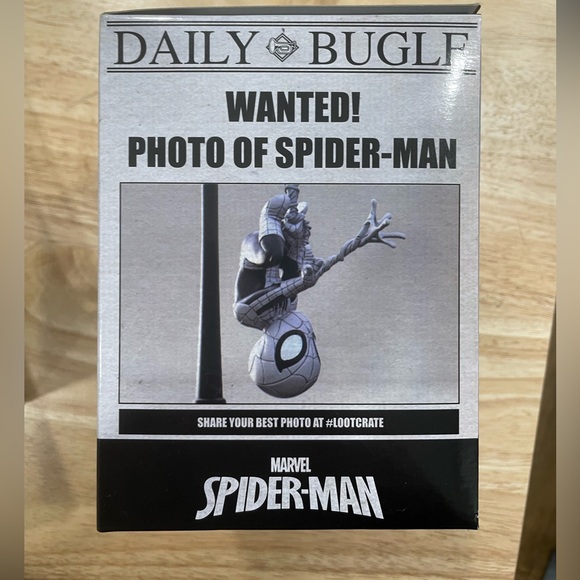 Marvel’s Spiderman Statue Black and White - Picture 2 of 3